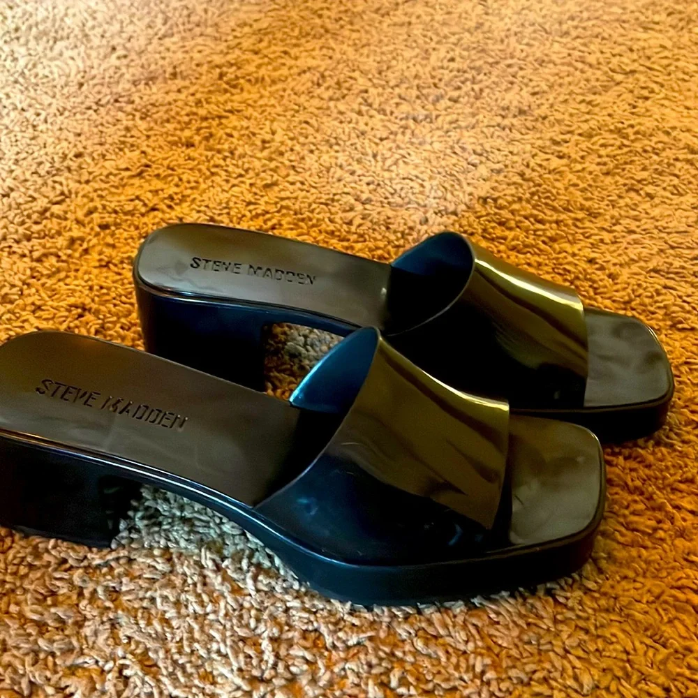 Black Steve Madden shoes. - Picture 1 of 1